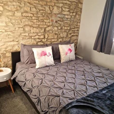Flamingos Nest Oxford Countryside Apartment Oxford - Bicester Village - Blenheim Palace - Wifi- Free Parking Buitenkant foto