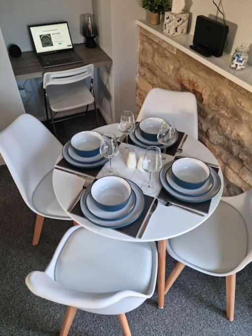 Flamingos Nest Oxford Countryside Apartment Oxford - Bicester Village - Blenheim Palace - Wifi- Free Parking Buitenkant foto